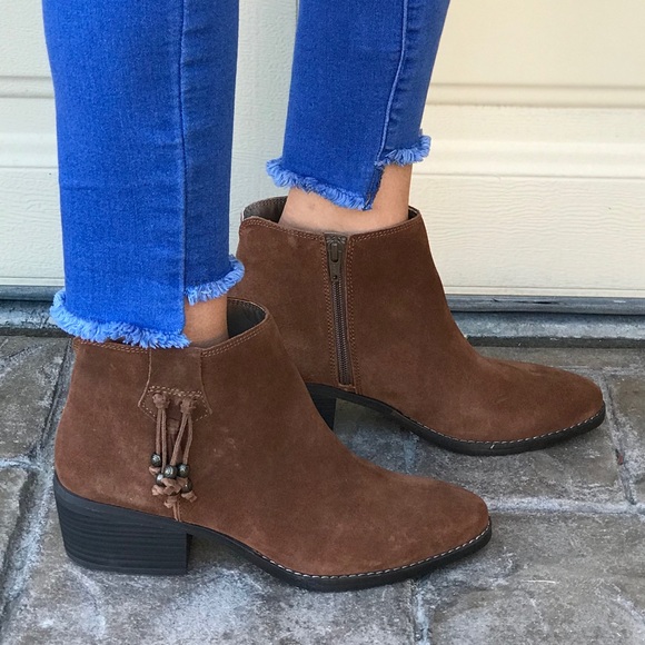 NIB Decades Cognac Suede Tassel Western Booties - Picture 6 of 7